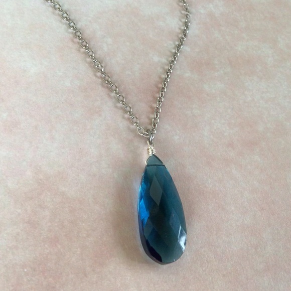 Sundance Charm handcrafted Necklace - Picture 6 of 9